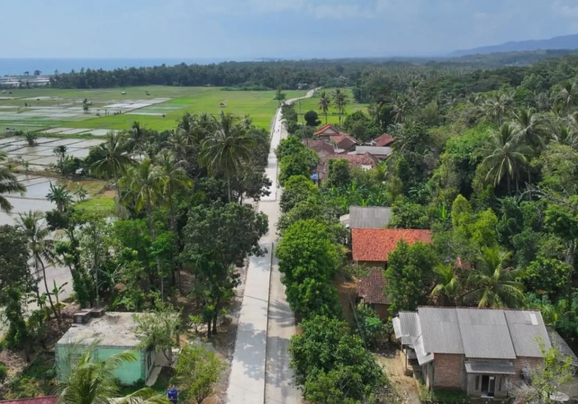 Proses kegiatan pembangunan ruas jalan Sumur - Taman Jaya Kabupaten Pandeglang